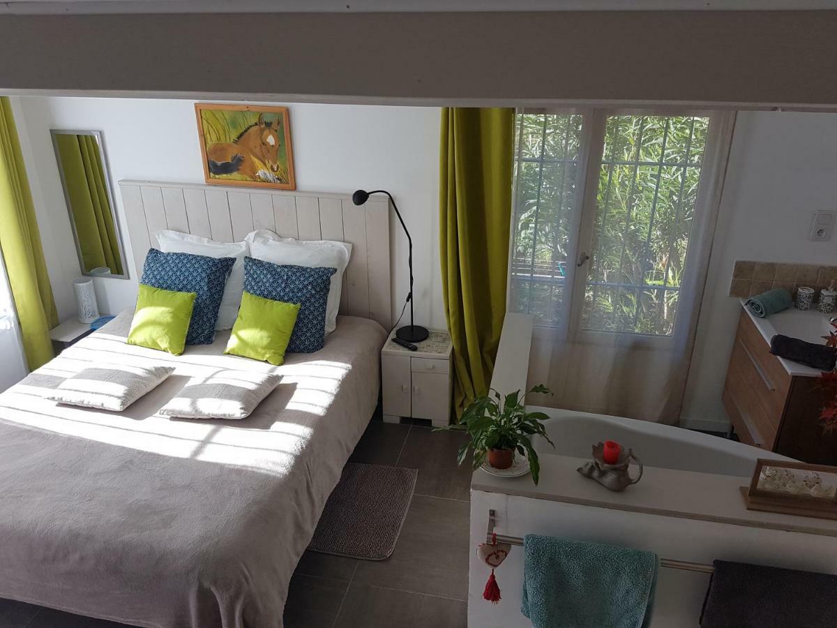 Chambre D'Hote - Mas Le Barret อาร์ลส์ ภายนอก รูปภาพ